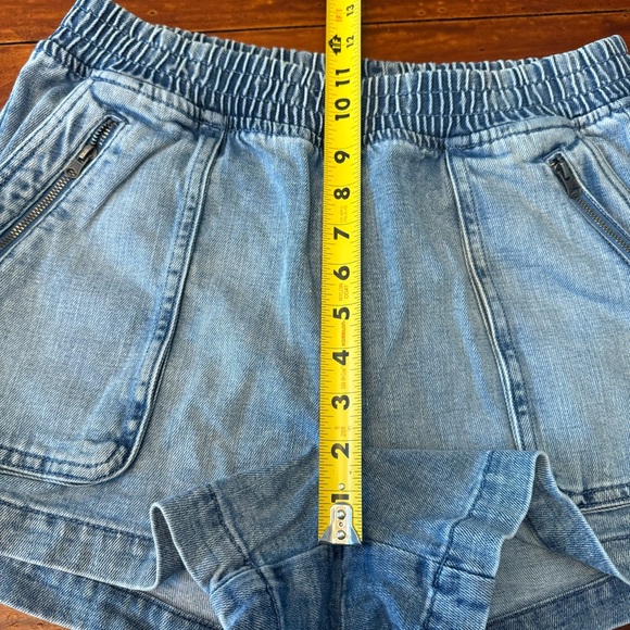 Aerie Boardwalk Short in Light Wash Denim Color Womens Size Medium - Picture 6 of 9